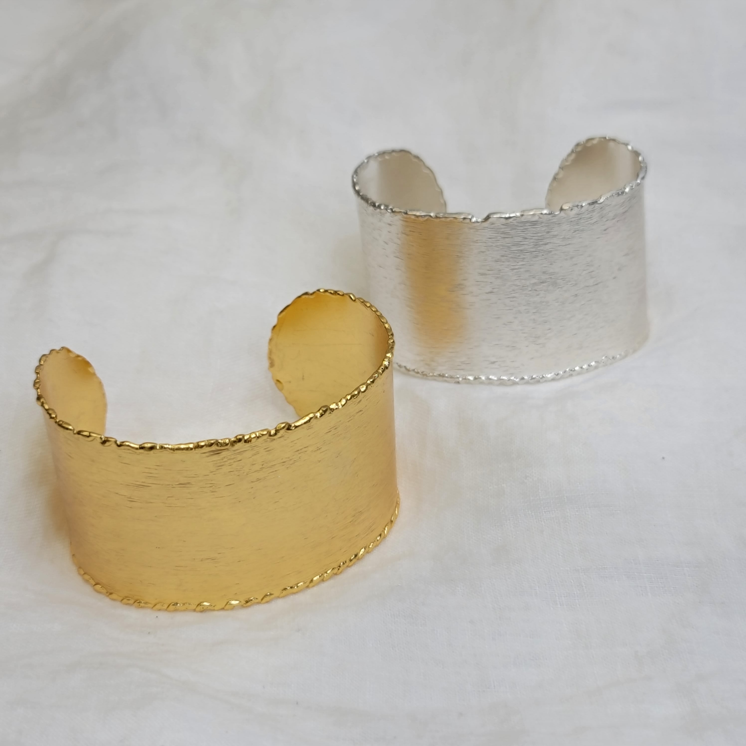Cuff Mary mediano