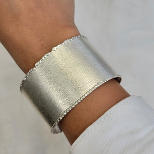 Cuff Mary mediano